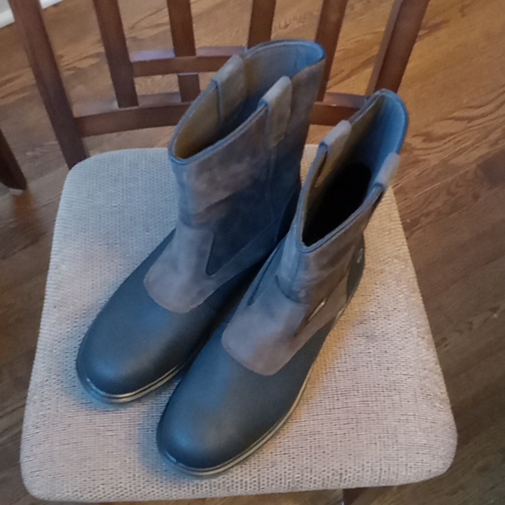 Wolverine men's boots-NEW